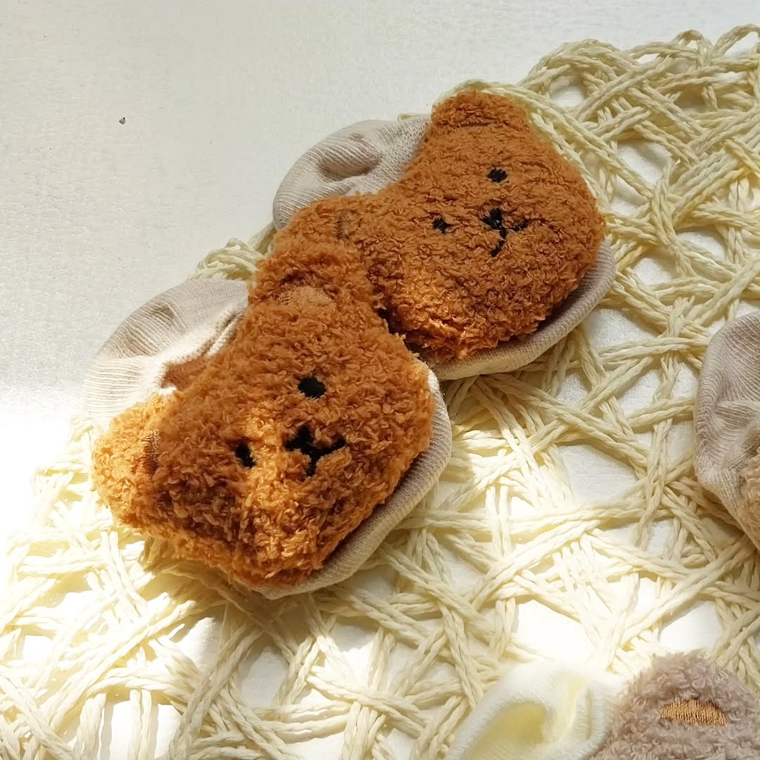 جوراب خاکی رنگ با تدی عسلی