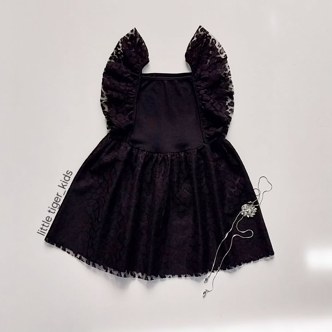 پیراهن مشکی شیک با بالا تنه کبریتی