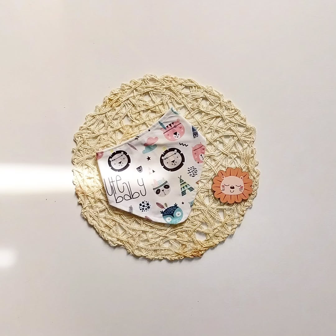 پیشبند و دستمال گردن نوزادی طرح حیوانات